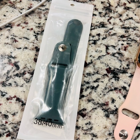 Apple | Series 6 Watch (GPS + Cellular) 40mm Gold Aluminum w/ Pink Sport Band - Picture 8 of 16